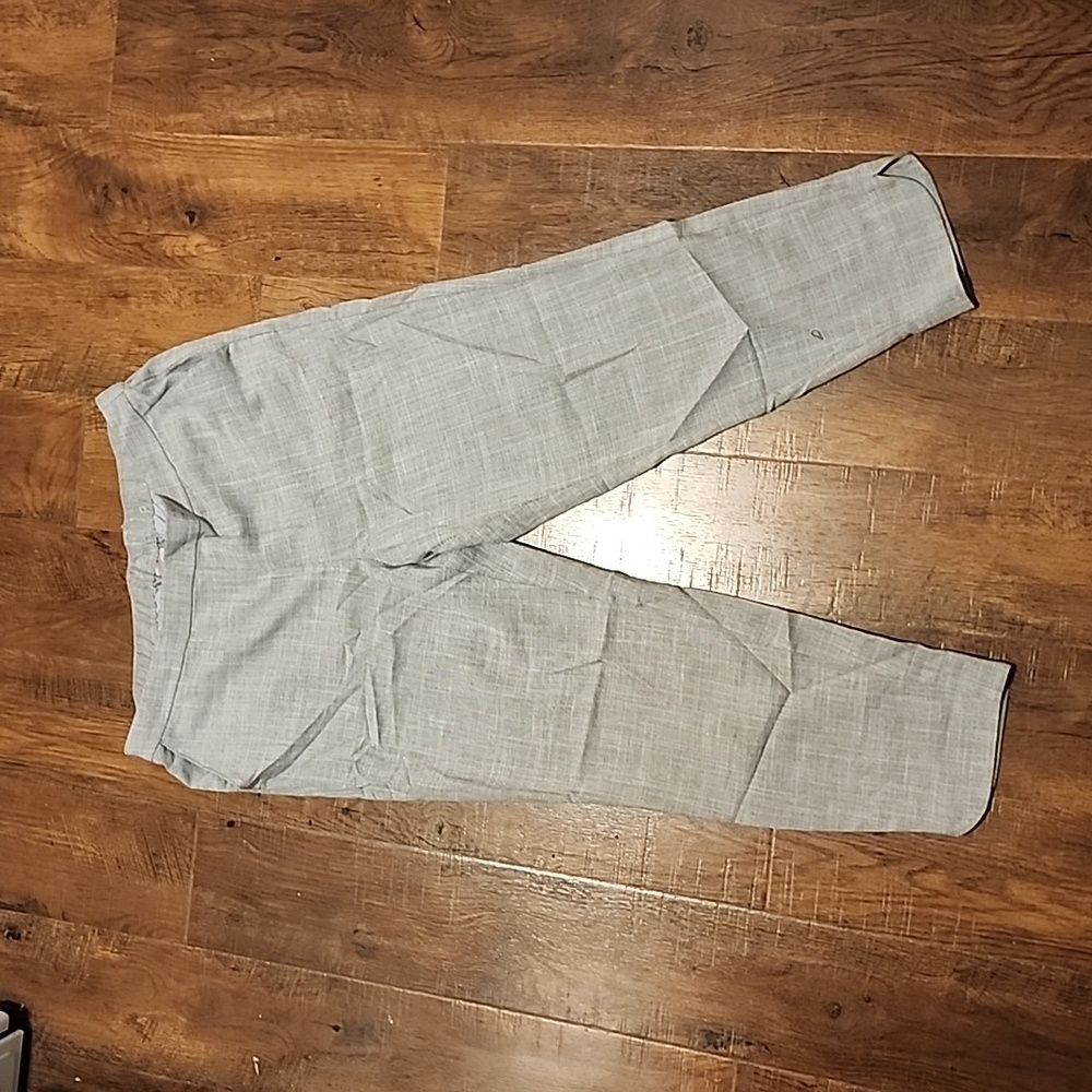 Chicos Capris - Grey- Size 2.5 R